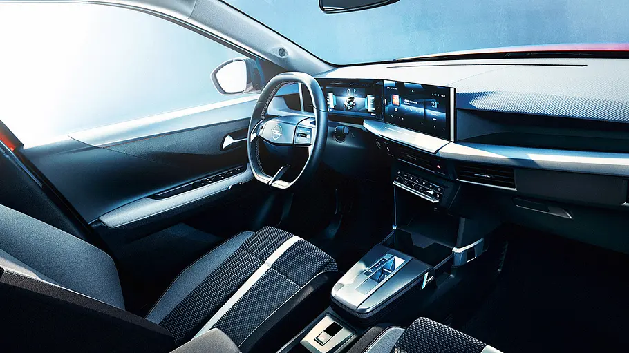 Opel Frontera Das Cockpit des Opel Frontera (2024).