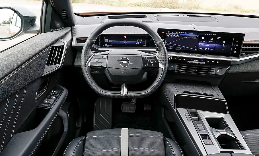 Das Cockpit des Opel Grandland Electric (2024)