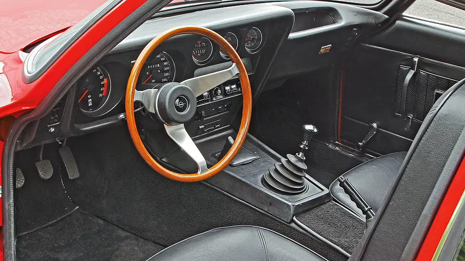 Das Cockpit des 34 Opel GT 1900