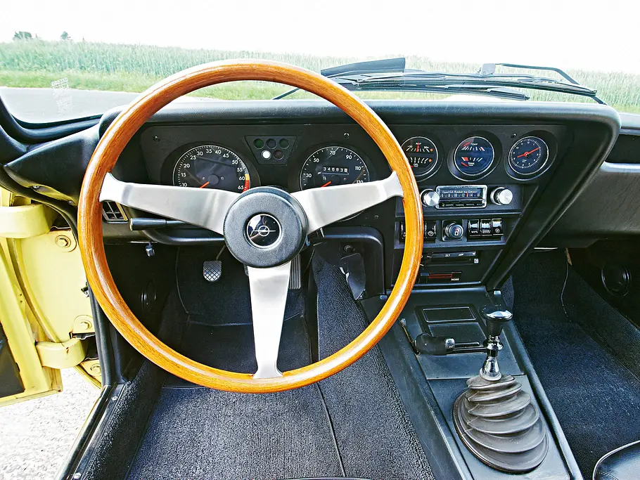 Opel GT Opel GT Vergleich Bilder technische Daten Cockpit