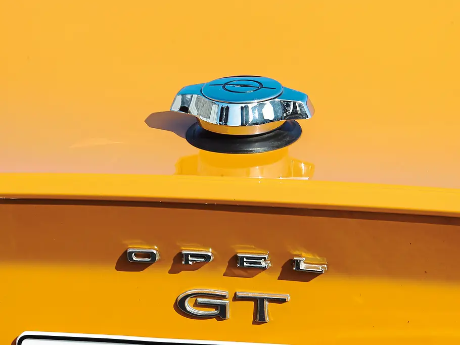 Opel GT 1900 Fahrbericht Bilder technische Daten Tankstutzen