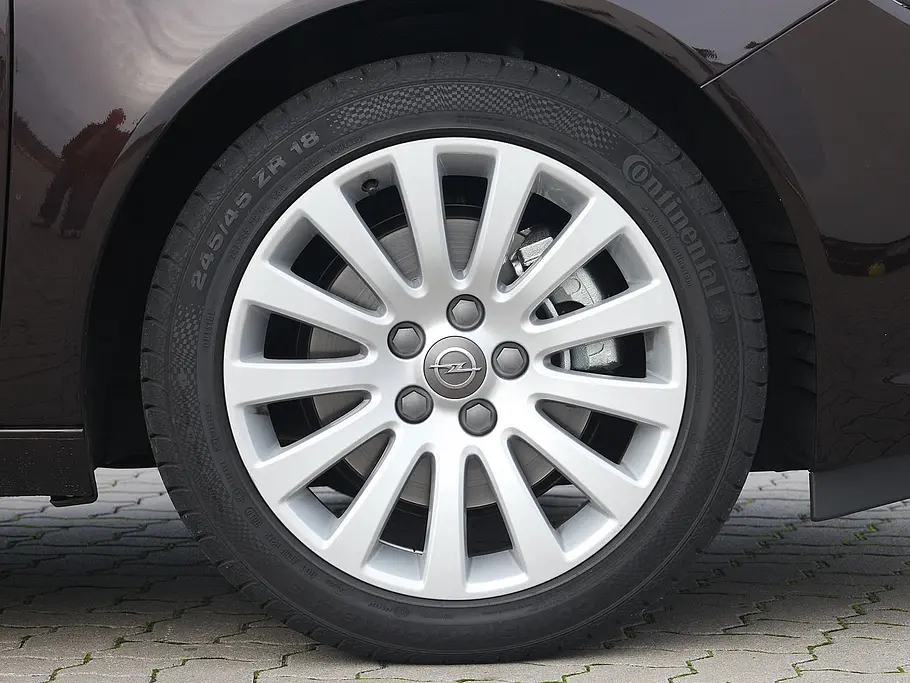 Opel Insignia Sports Tourer 2.0 CDTI Leichtmetallfelgen