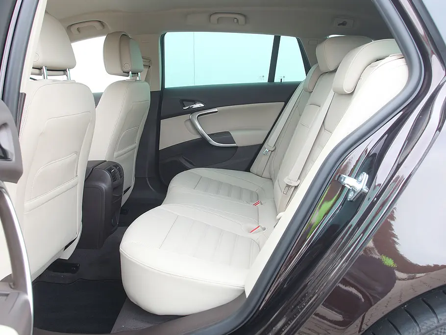 Opel Insignia Sports Tourer 2.0 CDTI Rücksitze