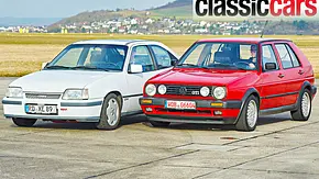 Opel Kadett E GSi 16V/VW Golf GTI 16V statisch von schräg vorne fotografiert. - Foto: Wim Woeber