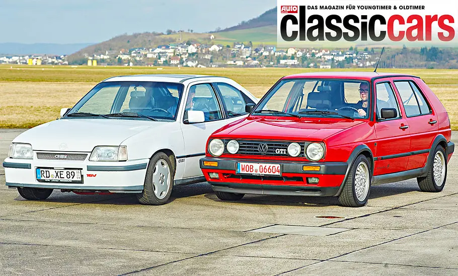 Opel Kadett E GSi 16V/VW Golf GTI 16V statisch von schräg vorne fotografiert.