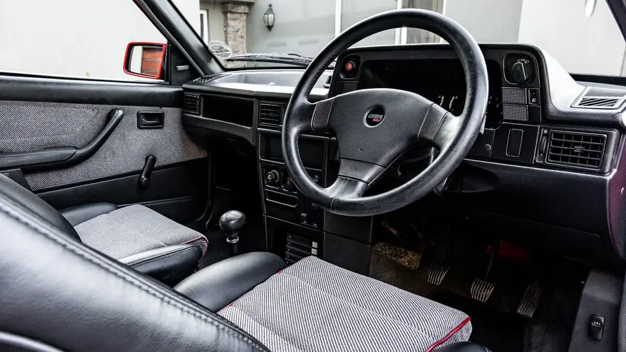 Das Cockpit des Opel Kadett GSi 16V S Superboss