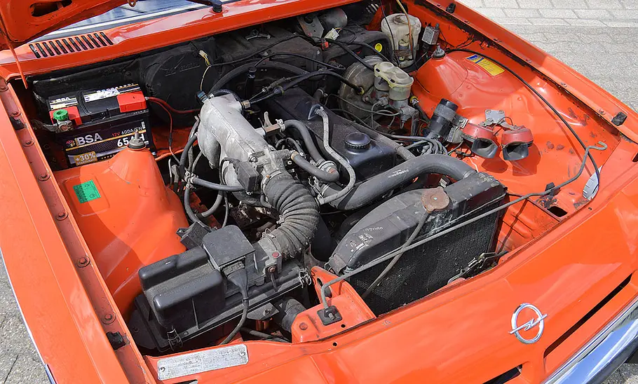 Der Motor im Opel Manta B 1.9 E.