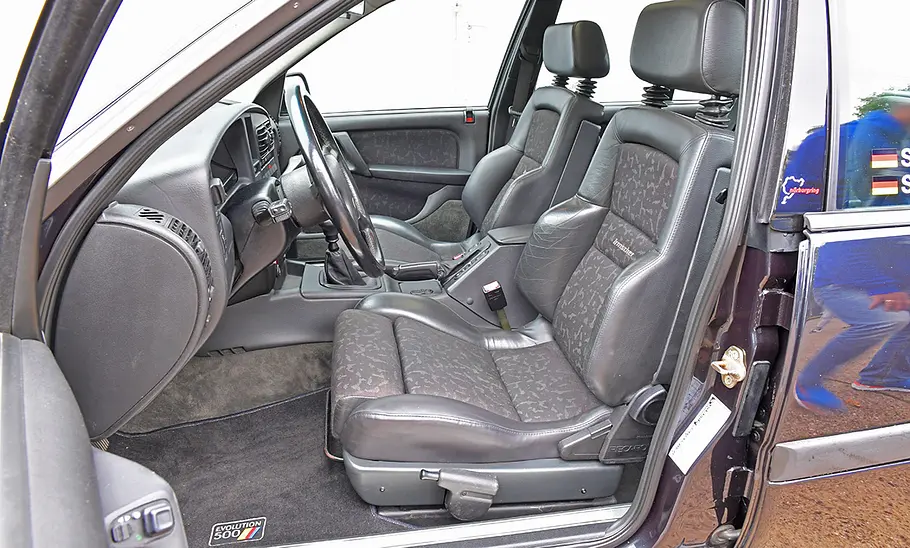 Die Sitze des Opel Omega Evo 500.