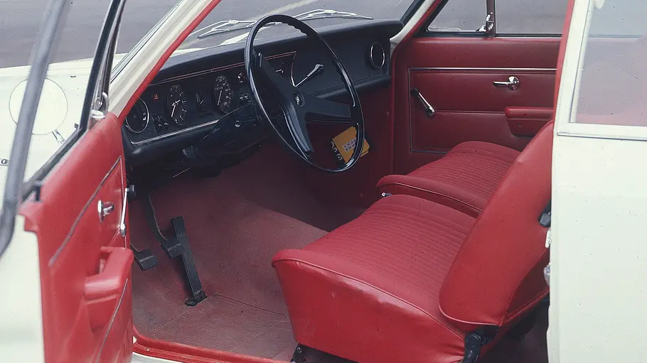 Das Cockpit des Opel Rekord C