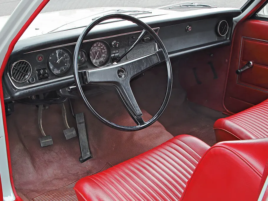 VW 1500 Variant Opel Rekord C 1700 Caravan Vergleich Bilder technische Daten Cockpit