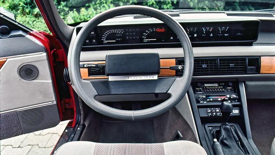 Das Cockpit des Austin Rover Vitesse