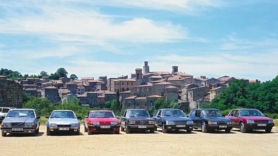 Opel Senator C 3.0 E, Alfa 6, Austin Rover Vitesse, Citroën CX 25 GTI, Renault 25 V6, Saab 900 Turbo 16 S, Volvo 760 Turbo statisch von vorne fotografiert. 