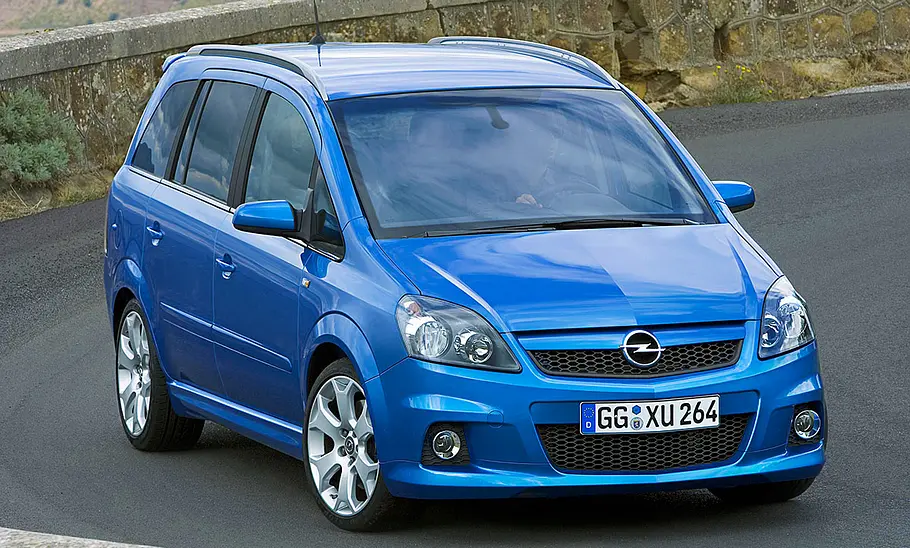 Opel Zafira B OPC (2005-2010) Der Opel Zafira B OPC (2005-2010) statisch von schräg vorne fotografiert.