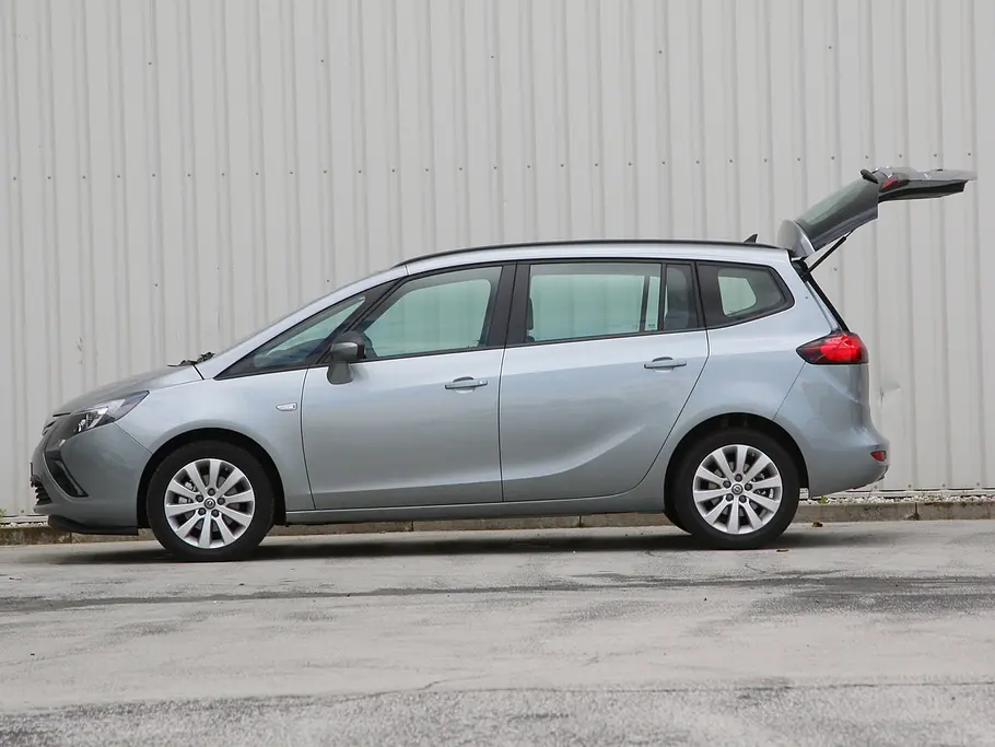 Opel Zafira Tourer 2.0 CDTI Opel Zafira Tourer 2.0 CDTI - Kofferraum