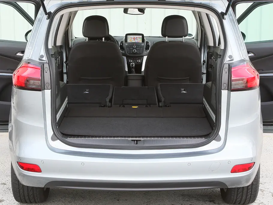 Opel Zafira Tourer 2.0 CDTI Opel Zafira Tourer 2.0 CDTI - Variabilität