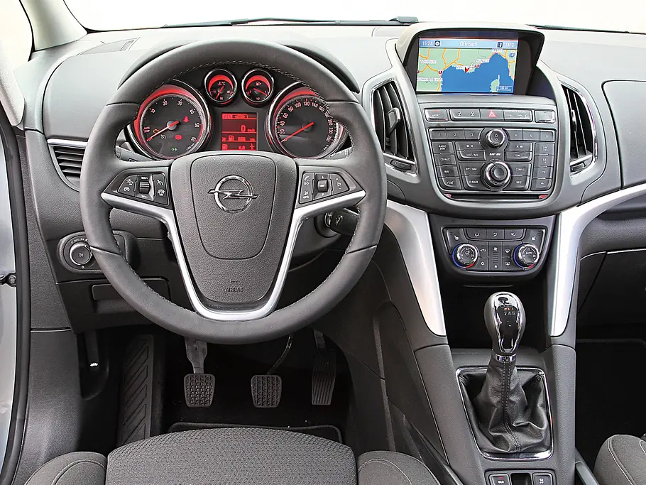 Opel Zafira Tourer 2.0 CDTI Opel Zafira Tourer 2.0 CDTI Van Diesel Vierzylinder Test Innenraum Cockpit