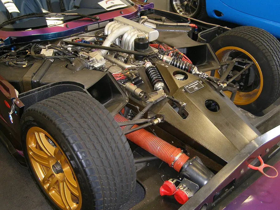 Panoz zeigt restaurierten GTR-1 in Dubai Panoz Esperante GTR-1
