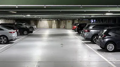 Sein Auto im Parkhaus stehen lassen und dabei Geld verdienen? Was sich unrealistisch anhört, ist in Hamburg Realität (Symbolbild). - Foto: Imago