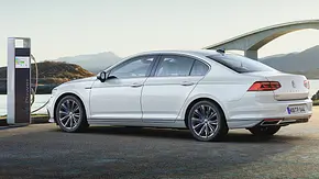 VW Passat GTE (2019) - Foto: VW