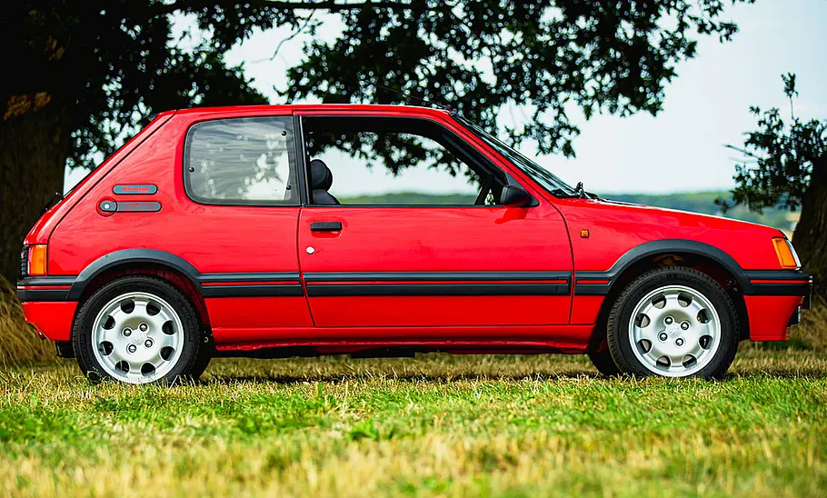 Peugeot 205 GTI Restomod