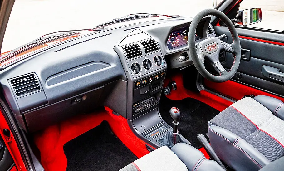 Peugeot 205 GTI Restomod