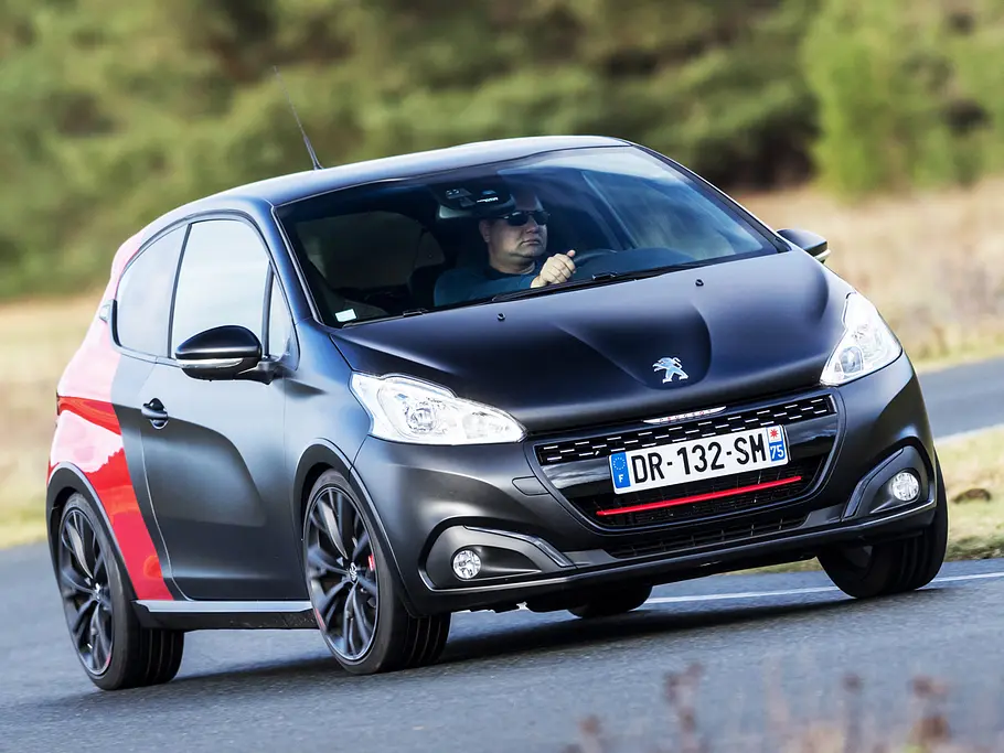 Peugeot 208 GTI by peugeot sport