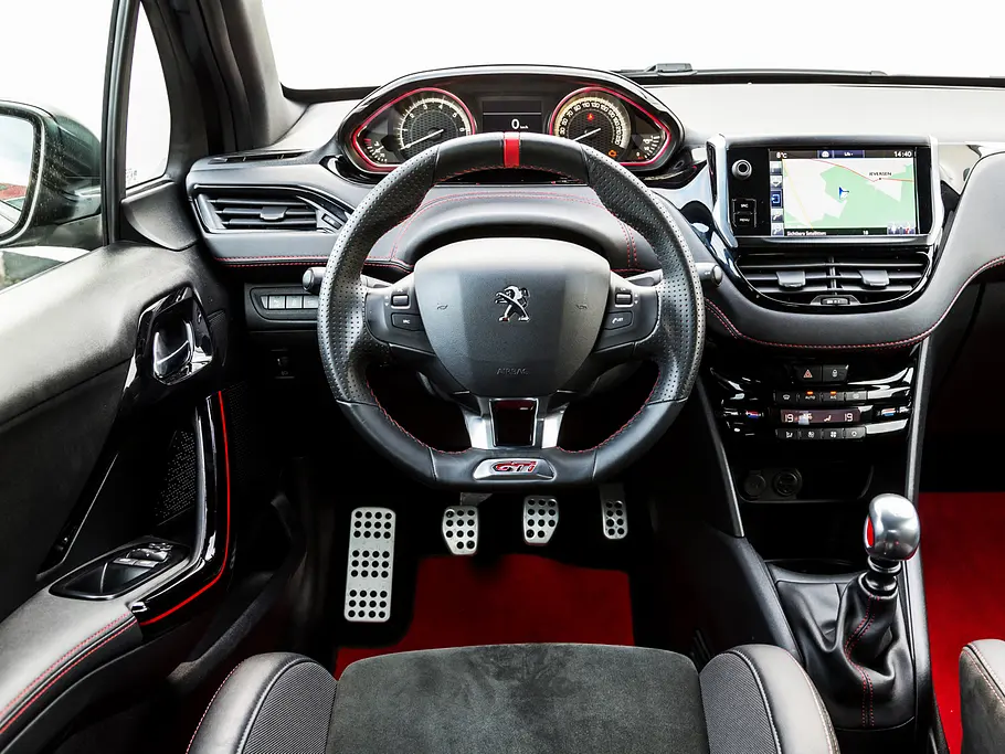 Peugeot 208 GTI by peugeot sport