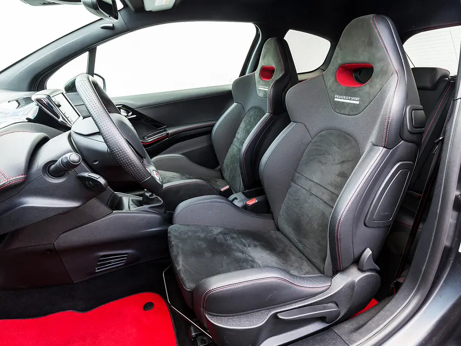Peugeot 208 GTI by peugeot sport