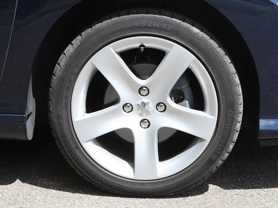 Peugeot 308 150 THP - 18-Zoll-Räder