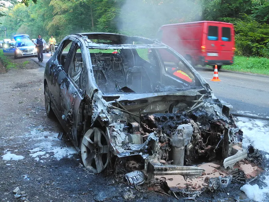 Peugeot 308 150 THP - Brand Feuer abgebrannt