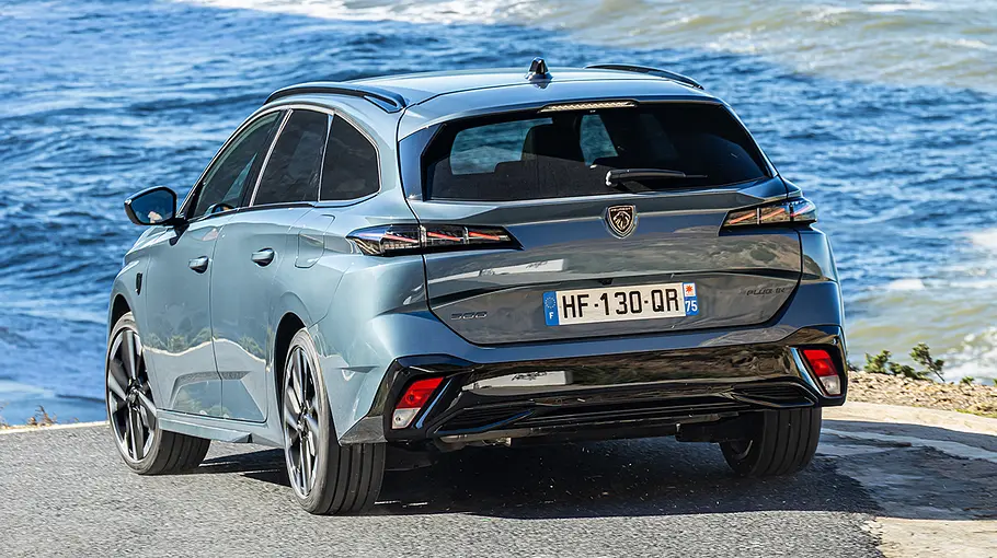 Peugeot 308 Facelift Das Peugeot 308 Facelift in der Heckansicht.
