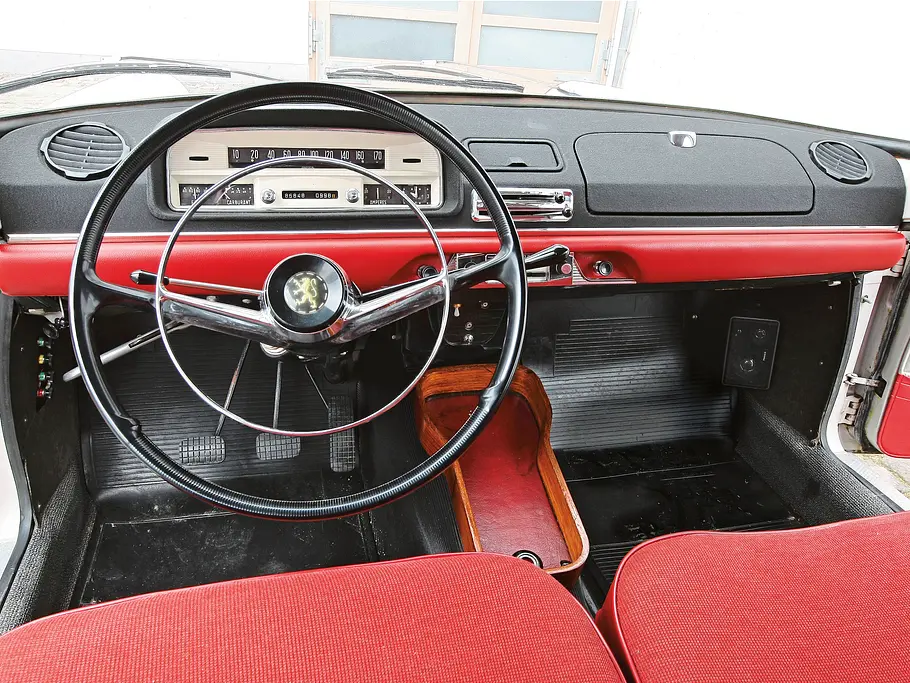 Fahrbericht: Peugeot 404 Familiale Peugeot 404 Familiale Kaufberatung Fahrbericht Bilder technische Daten Cockpit