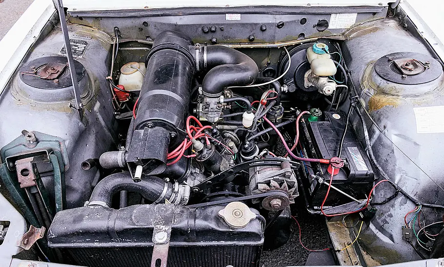 Der Motor des Peugeot 504 Commerciale