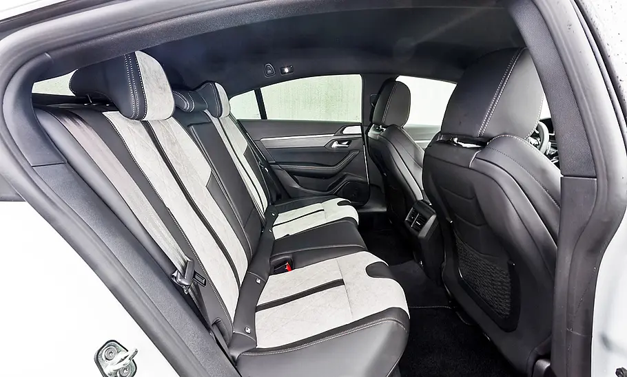 Peugeot 508 Hybrid 255 e-EAT8