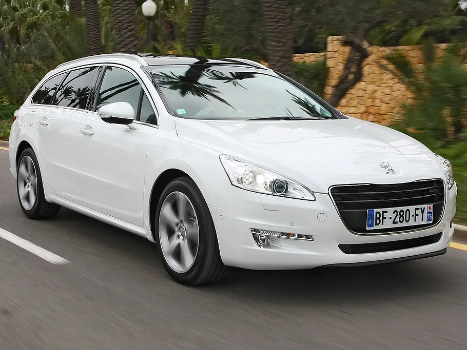Peugeot 508 SW GT mit großem Wendekreis