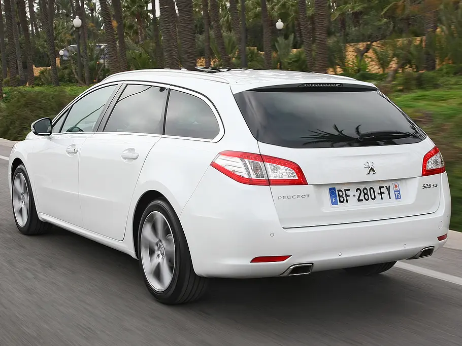 Peugeot 508 SW GT mit großem Wendekreis
