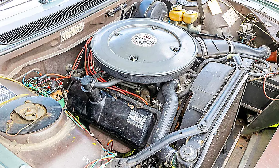 Peugeot 604 SL Der Motor des Peugeot 604 SL.
