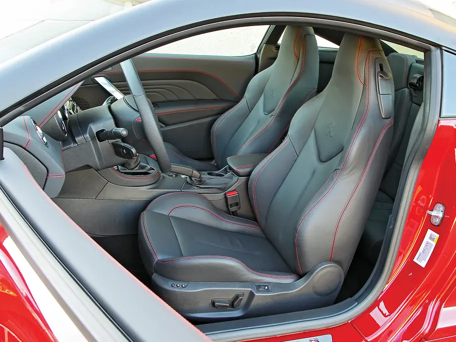 Peugeot RCZ R Bilder technische Daten Test Sitze