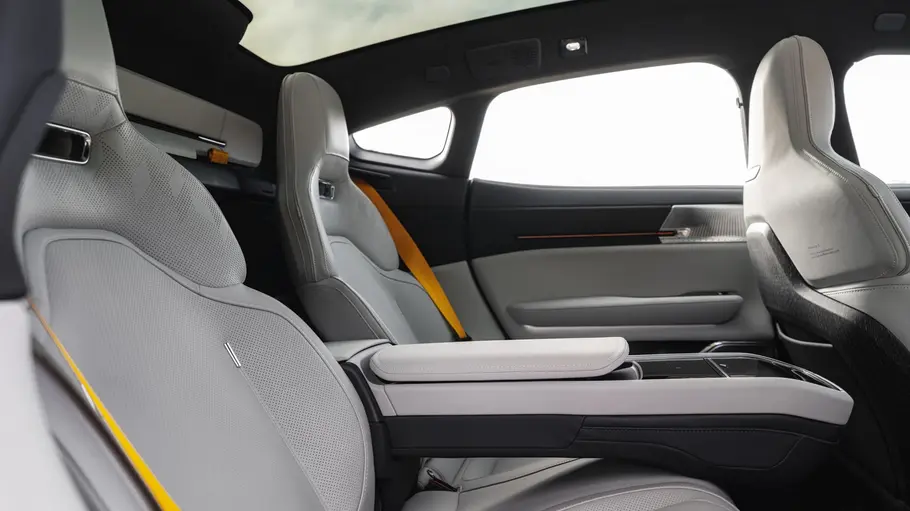 Rücksitze des Polestar 5.