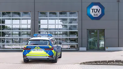 Polizeiauto ohne HU - Foto: Imago/AUTO ZEITUNG