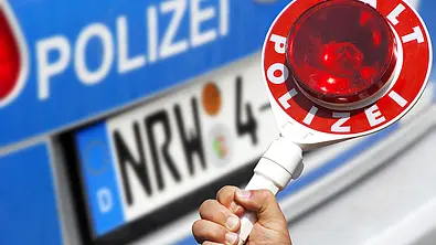 Polizei NRW mustert Fahrzeuge aus: Auktion - Foto: BauerStock/AUTO ZEITUNG