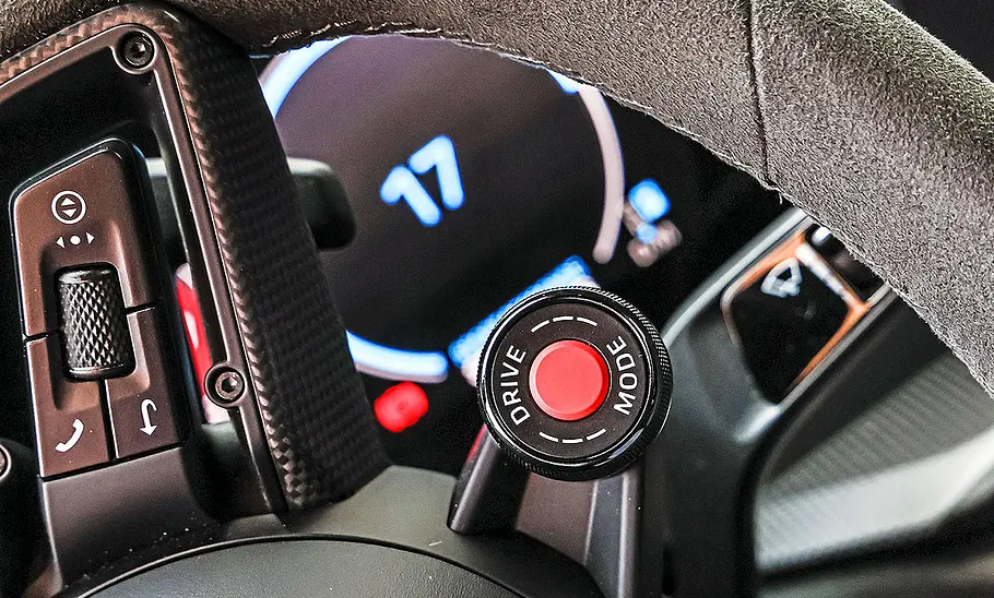 Porsche 911 Carrera 4 GTS T-Hybrid Blick auf den Fahrmodischalter im Porsche 911 Carrera 4 GTS T-Hybrid.