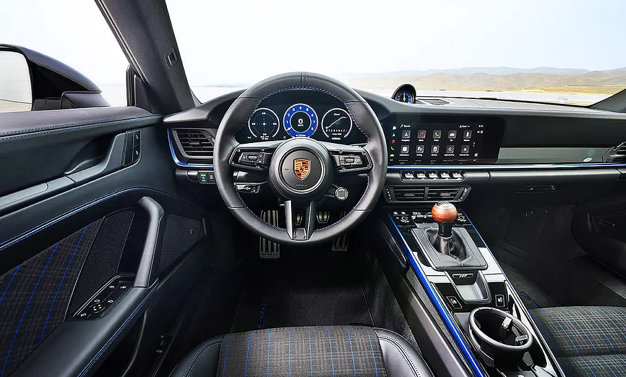Der Innenraum des Porsche 911 Carrera T (2024).