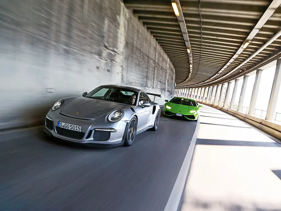 porsche 911 gt3 rs lamborghini huracan vergleich gardasee supersportwagen