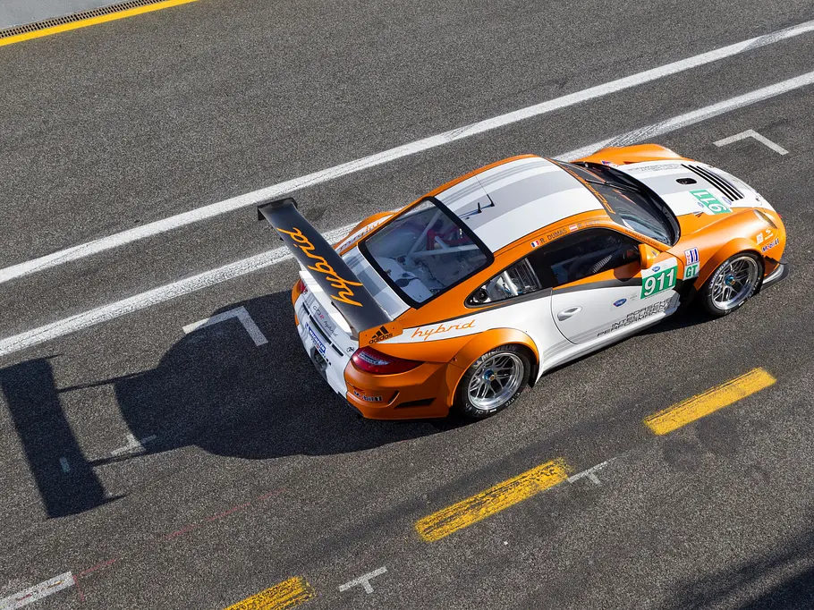 Porsche 911 GT3 R Hybrid 2.0 im Tracktest - Energiespeicher