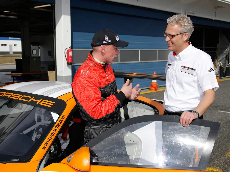 Porsche 911 GT3 R Hybrid 2.0 im Tracktest - Entwicklungsingenieur Owen Hayes