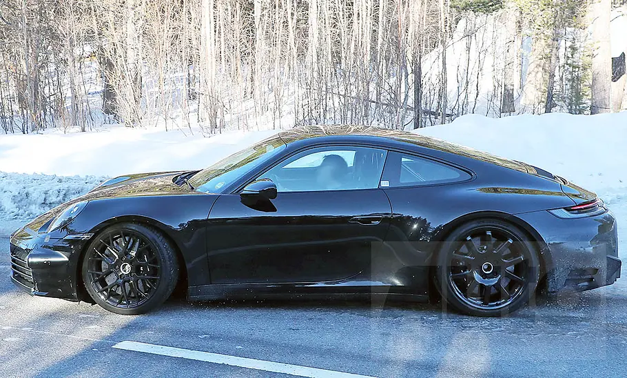 Porsche 911 Hybrid (2026)
