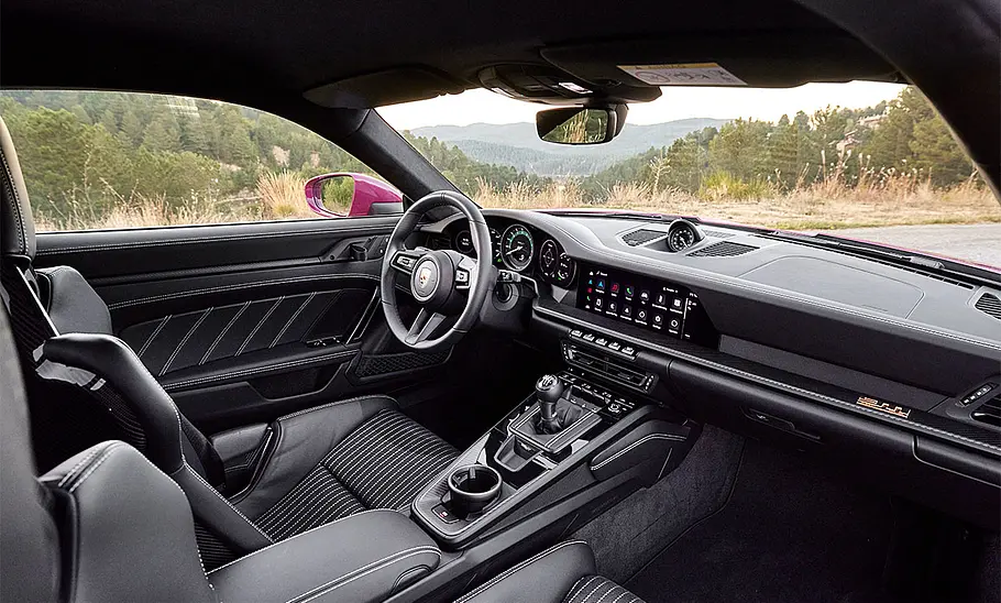 Porsche 911 S/T (2023)