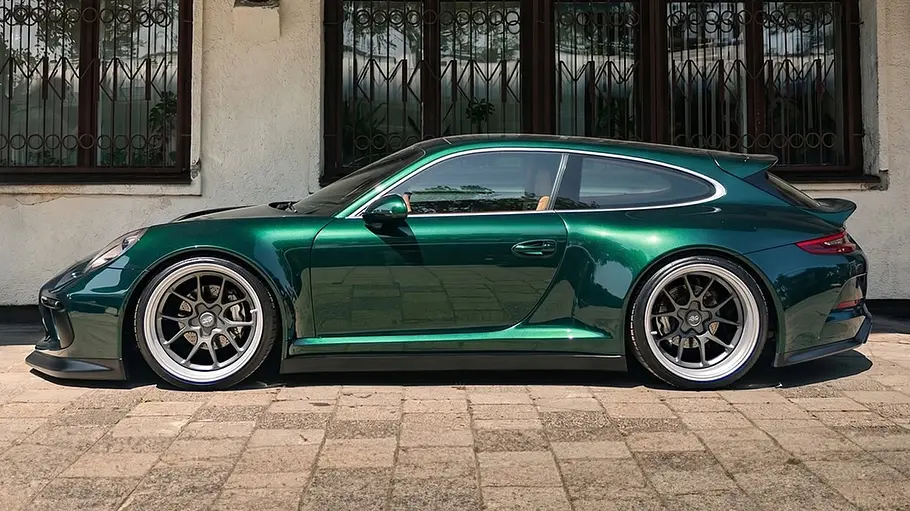 Porsche 911 Shooting Brake von Indecent Der Porsche 911 Shooting Brake von Indecent stehend seitlich