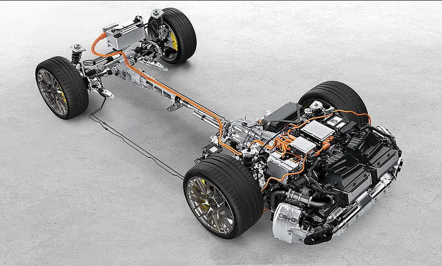 Eine technische Zeichnung zeigt den Antriebsstrang des Porsche 911 Turbo S (2025) ohne Karosserie.